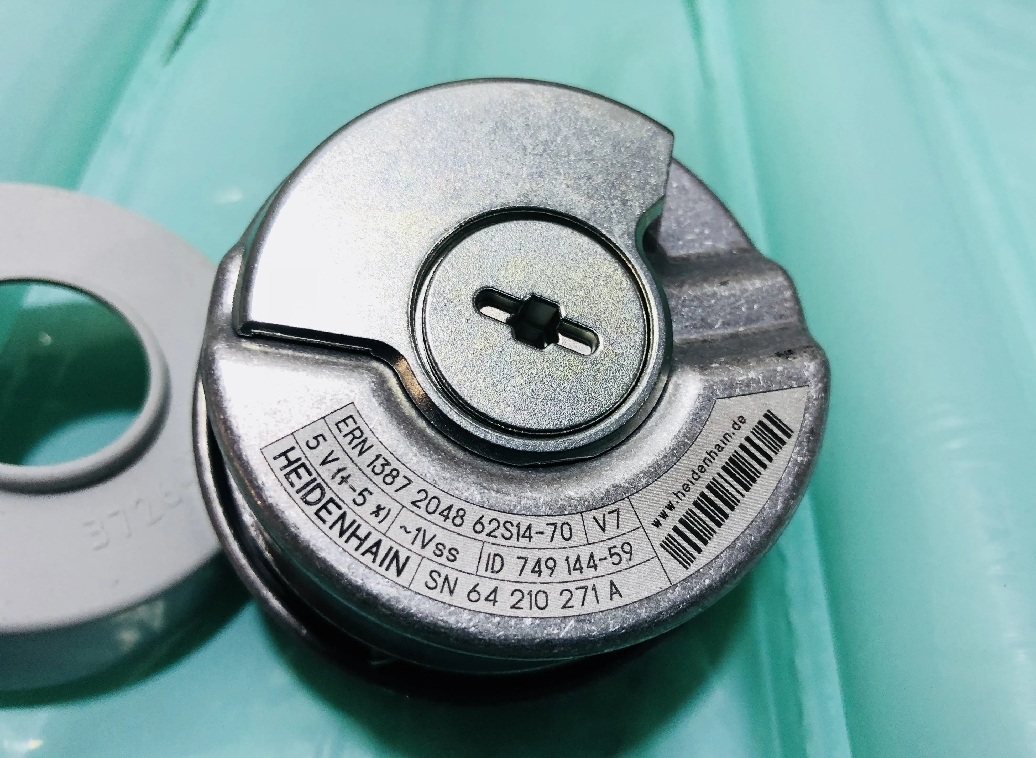 Энкодер мотора ERN 1387 2048 62S14-70 напряжение 5V